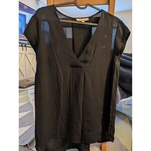 Les Serien black v neck polyester